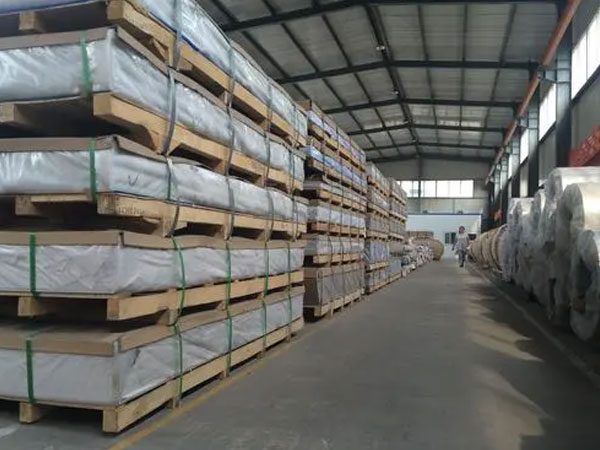 如何選擇品質好的花紋(wén)鋁(lǚ)闆？